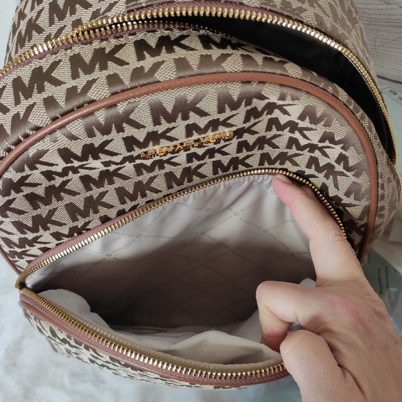 Michael Kors large backpack - Picture 11 of 16